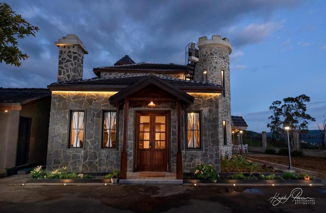 Mahaeliya Rock Castle *