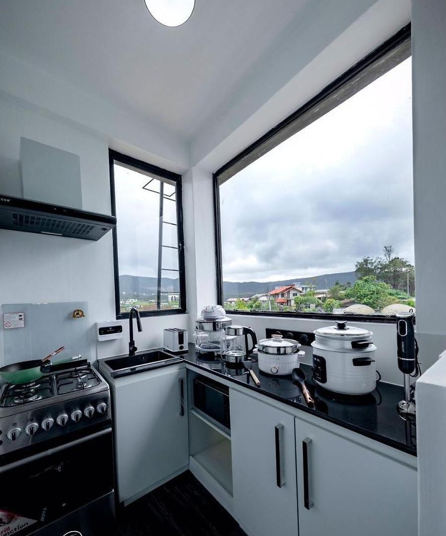 Mahaeliya Rock Castle Villa *