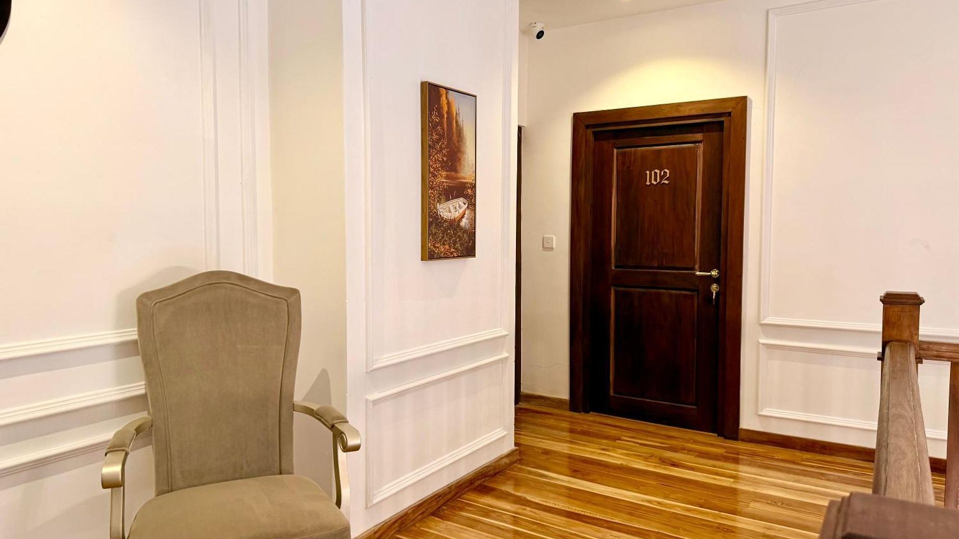Nicholas Guest house *