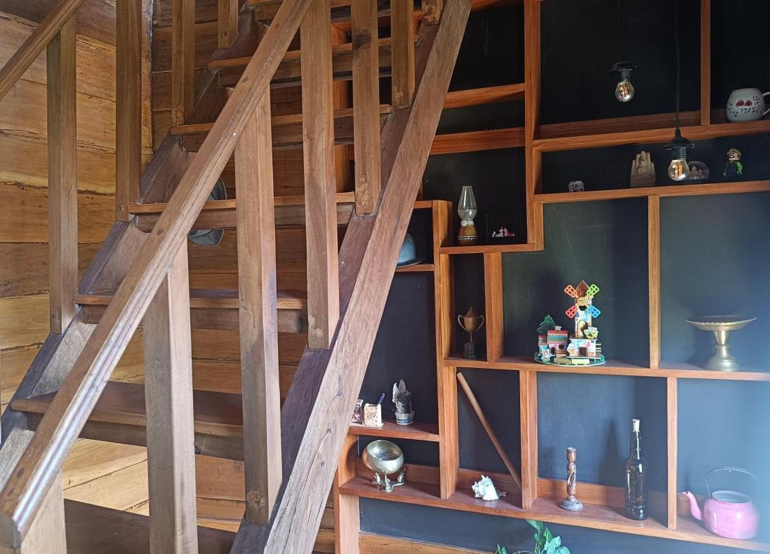Rc Quirky Wood House