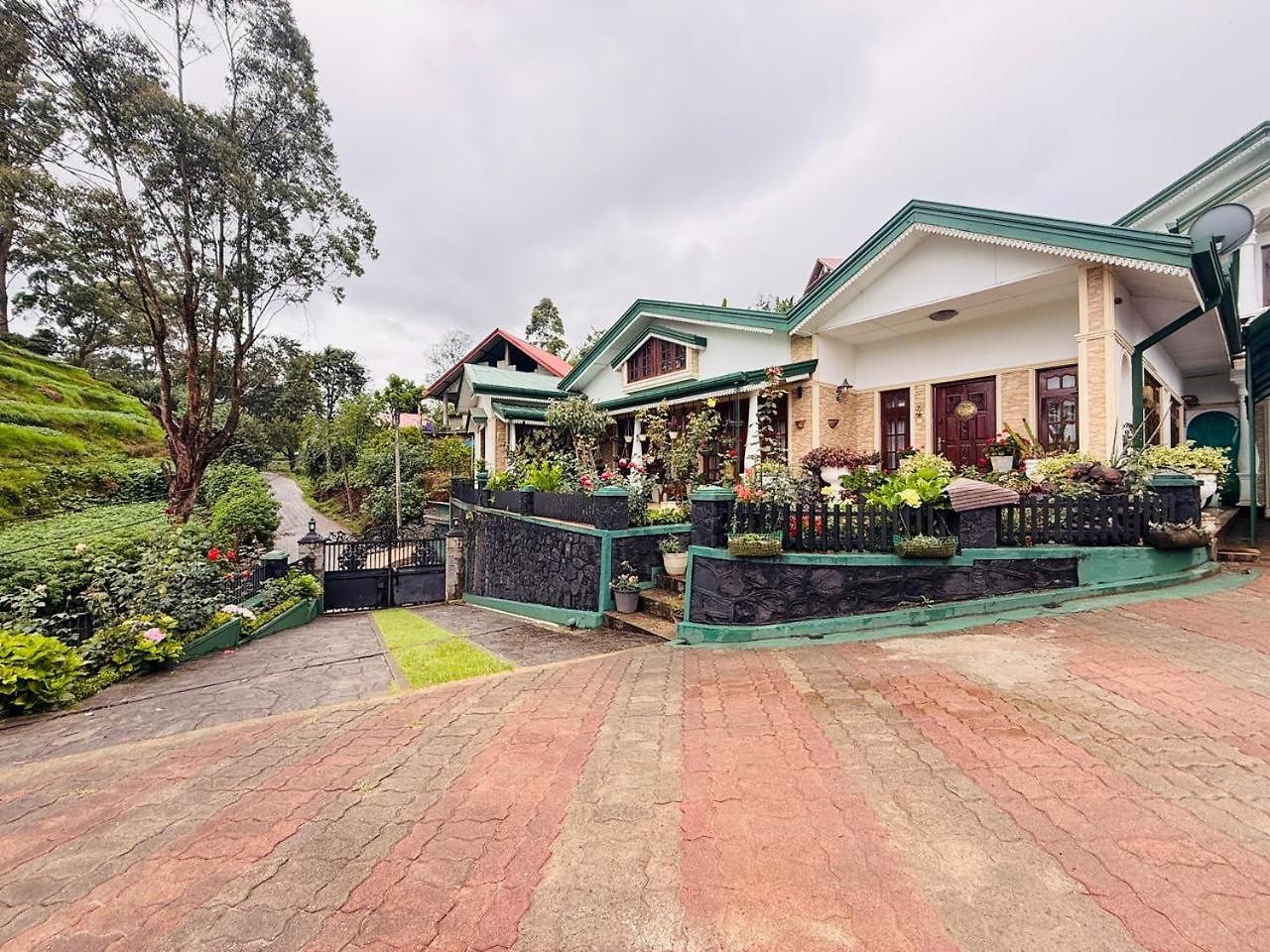 Little England Grand Hotel Nuwara Eliya