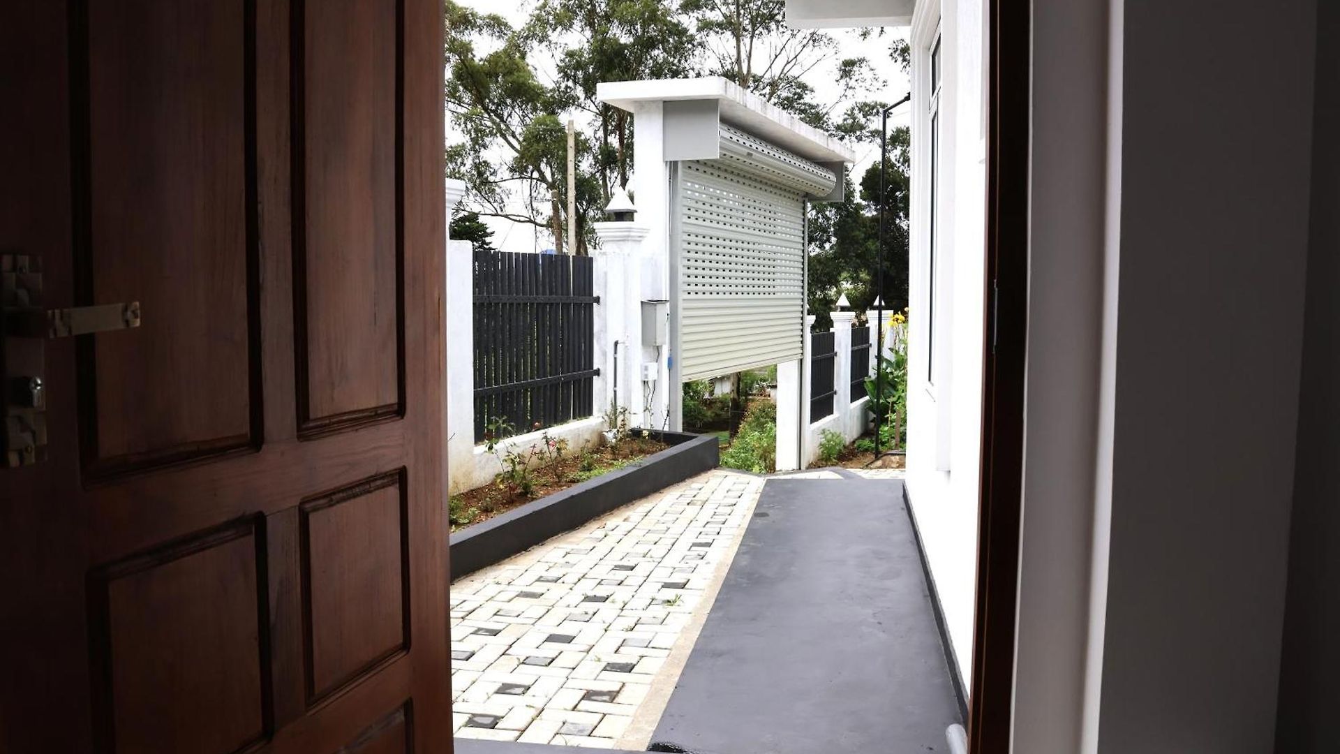 White Rose Villa, *