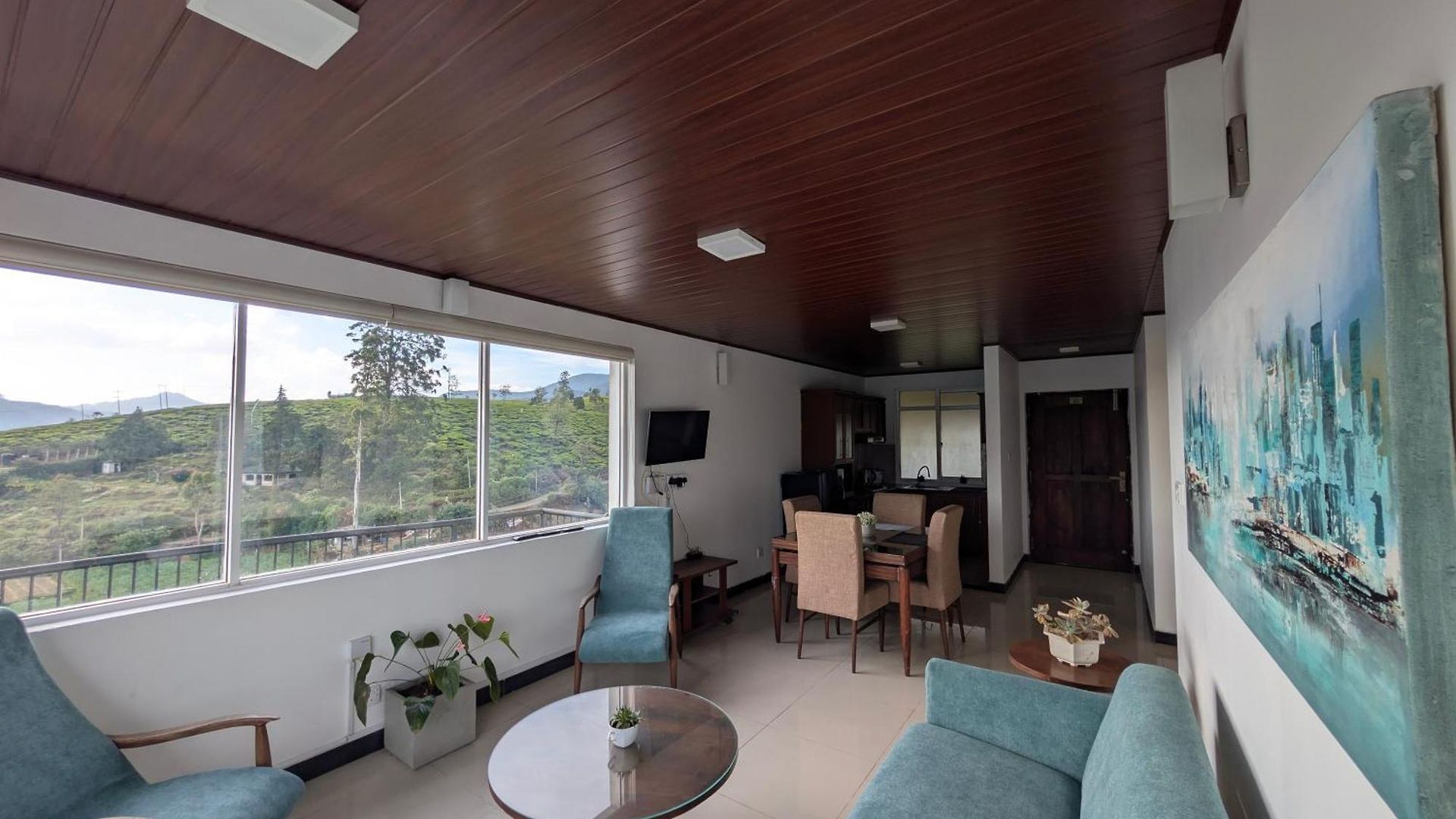 The Lakeside Apartment