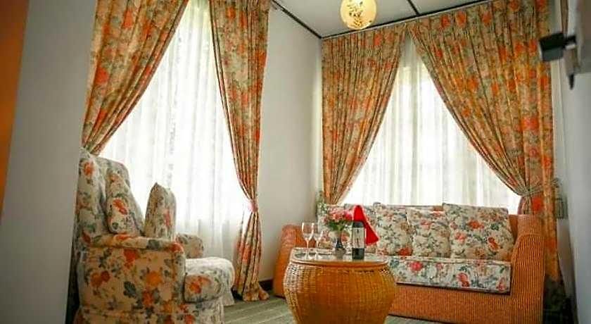Glendower Hotel 4*