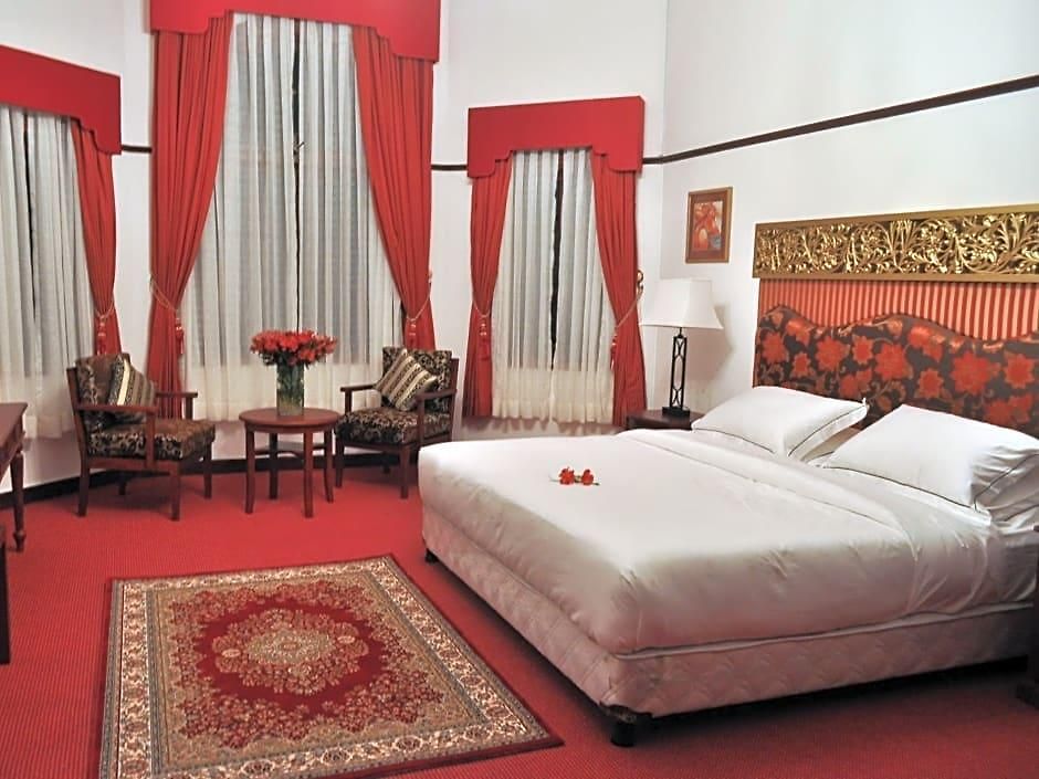 Royal Cocoon -