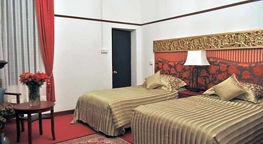 Royal Cocoon -
