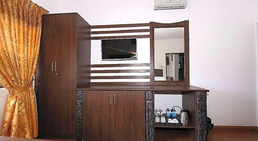 Jojos Hotel 4*