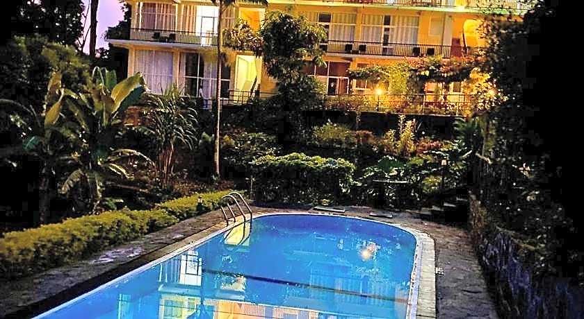 Hatton Summer House Hotel
