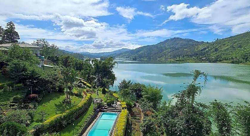 Hatton Summer House Hotel 4*