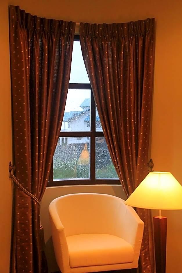 Hotel De Roshe 3*