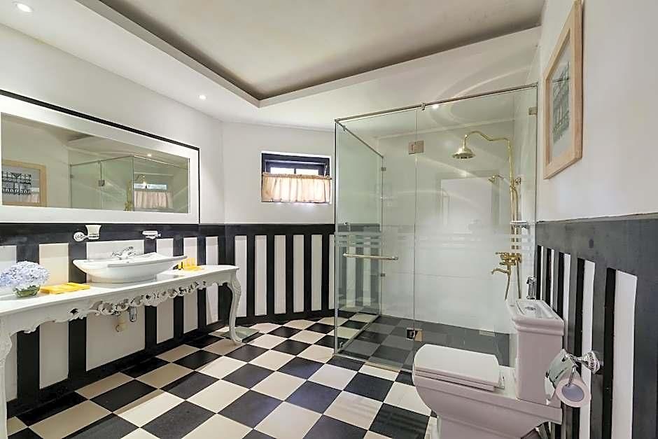 Oliphant Boutique By Amaya