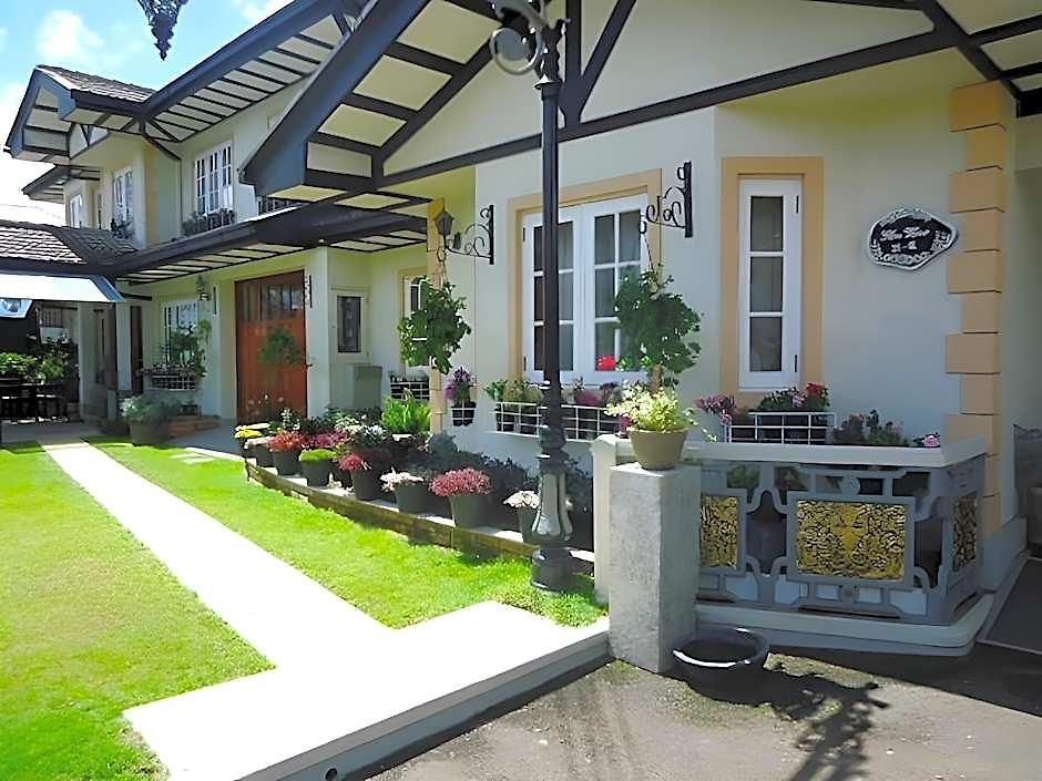 Cocoon Hills Guest house