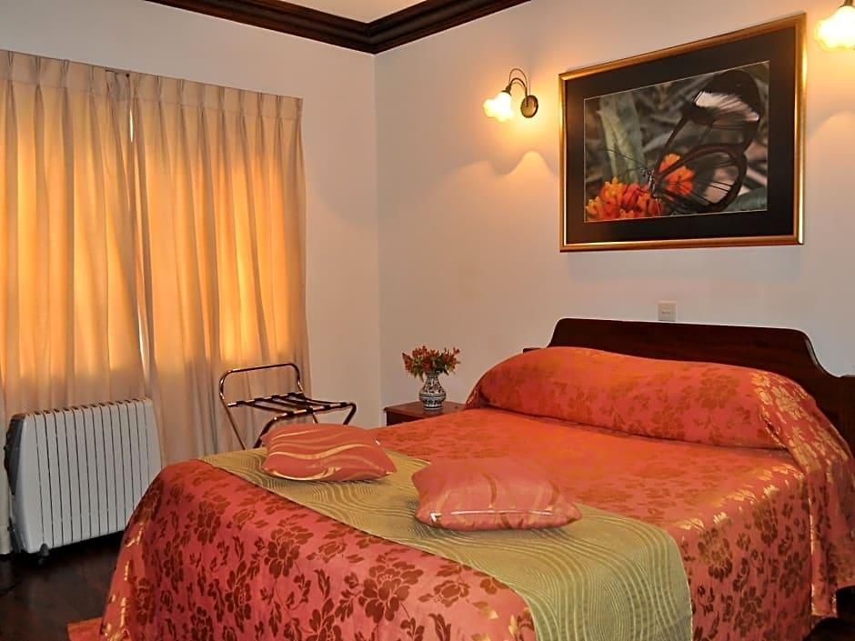 Cocoon Hills Guest house