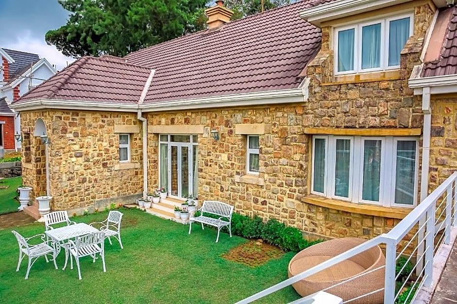 Hotel Little England By Celeste 4*