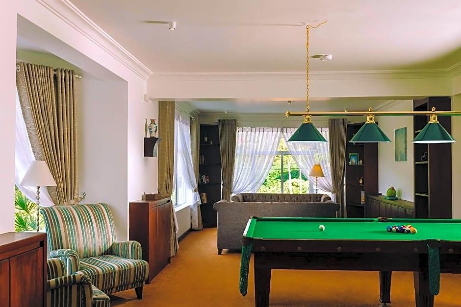 Hotel Galway Forest 2*