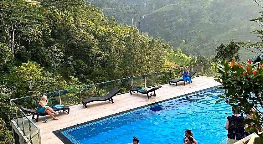 Ramboda Falls Nuwara Eliya