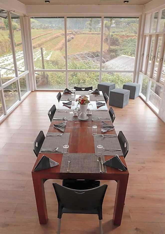 Shannon Rise Hotel 4*