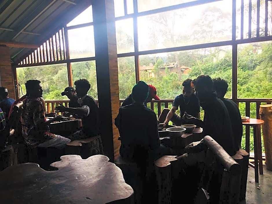 Thalagala Oya & Restaurant Nuwara Eliya