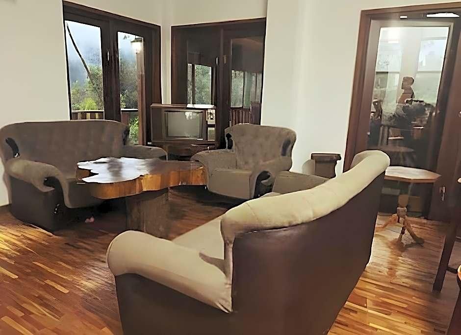 Hotel Thalagala Oya & Restaurant