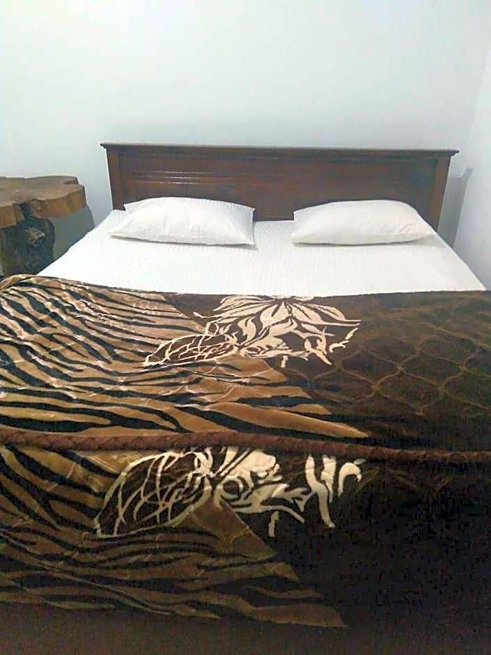 Thalagala Oya & Restaurant Hotel