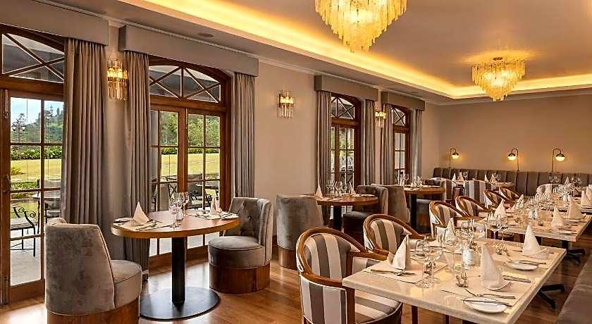 The Bellwood Manor Hotel