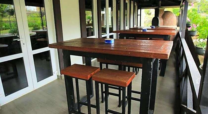 Pedro Barn Hotel 4*
