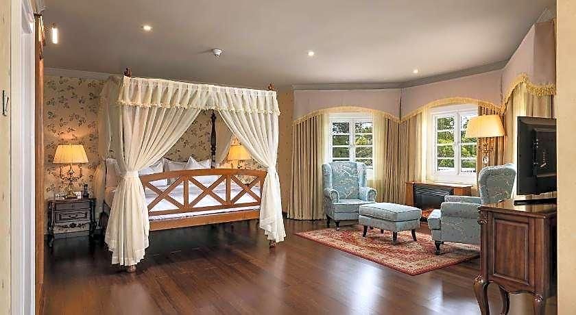 The Westbury Palace 5*