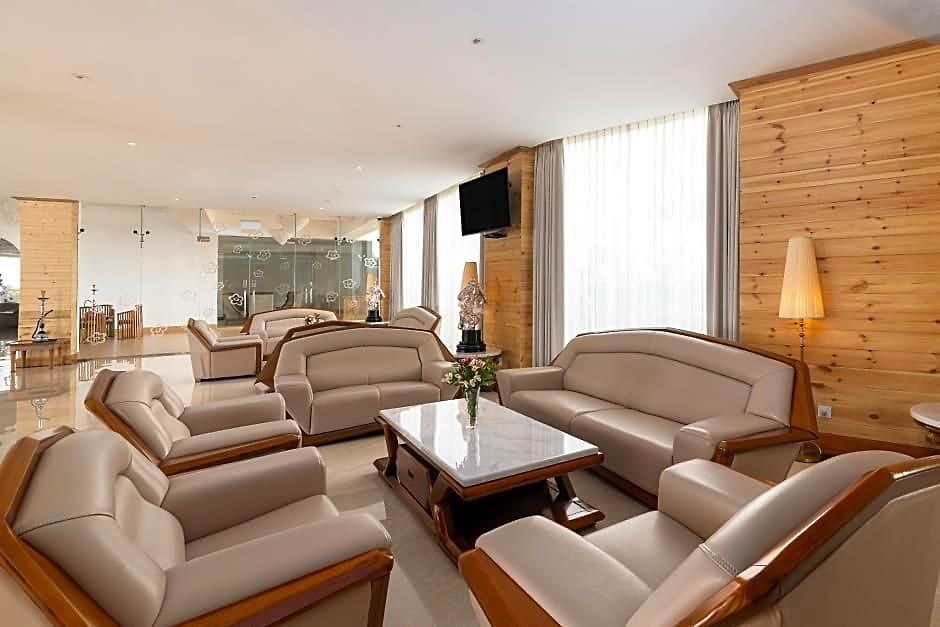 Araliya Red -