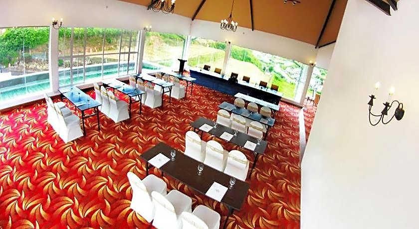 Hotel Nuwara Eliya- The Blackpool 4*
