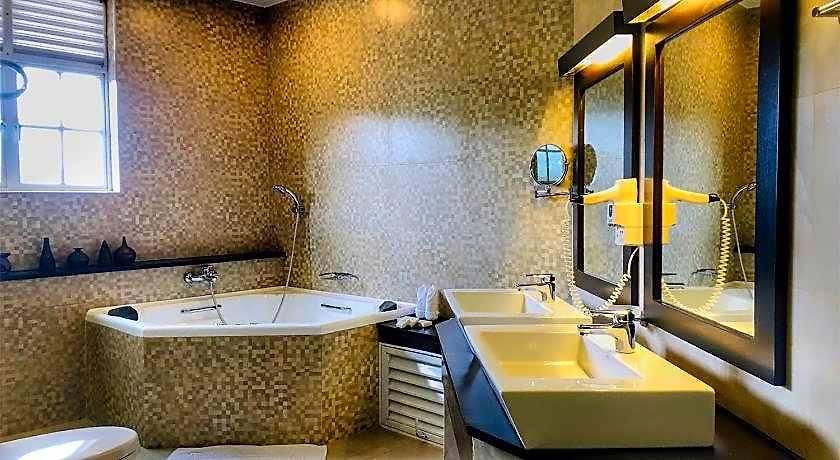 Nuwara Eliya- The Blackpool Hotel