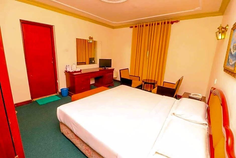 Alpine Hotel 3*