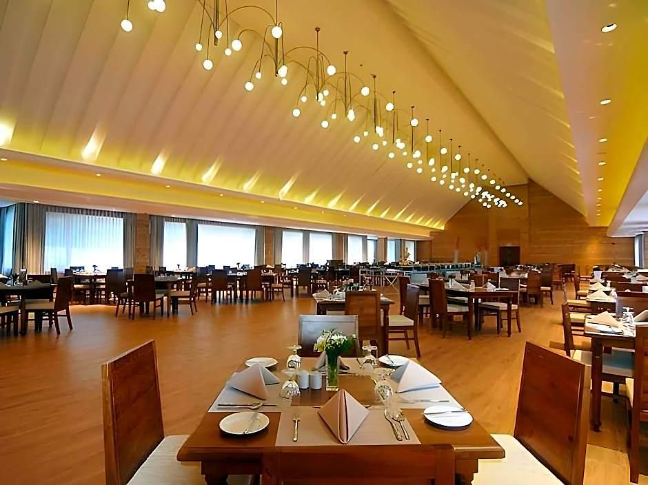 Hotel Araliya Red - Nuwara Eliya
