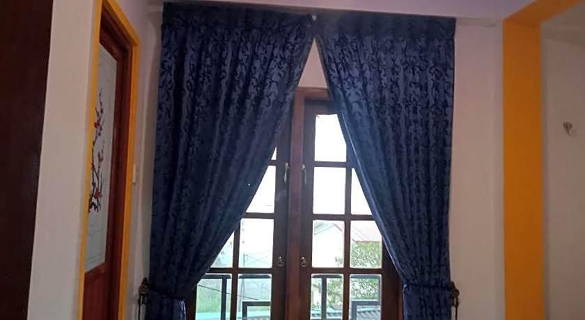 Bed & Breakfast The Train View