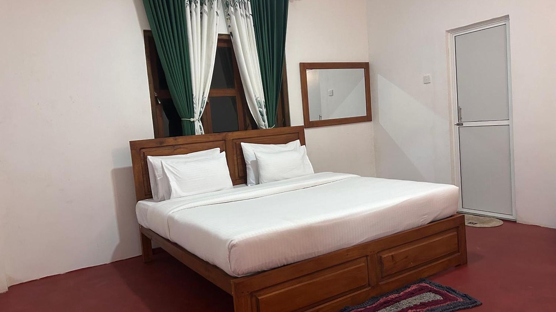 Deshani Guest house *