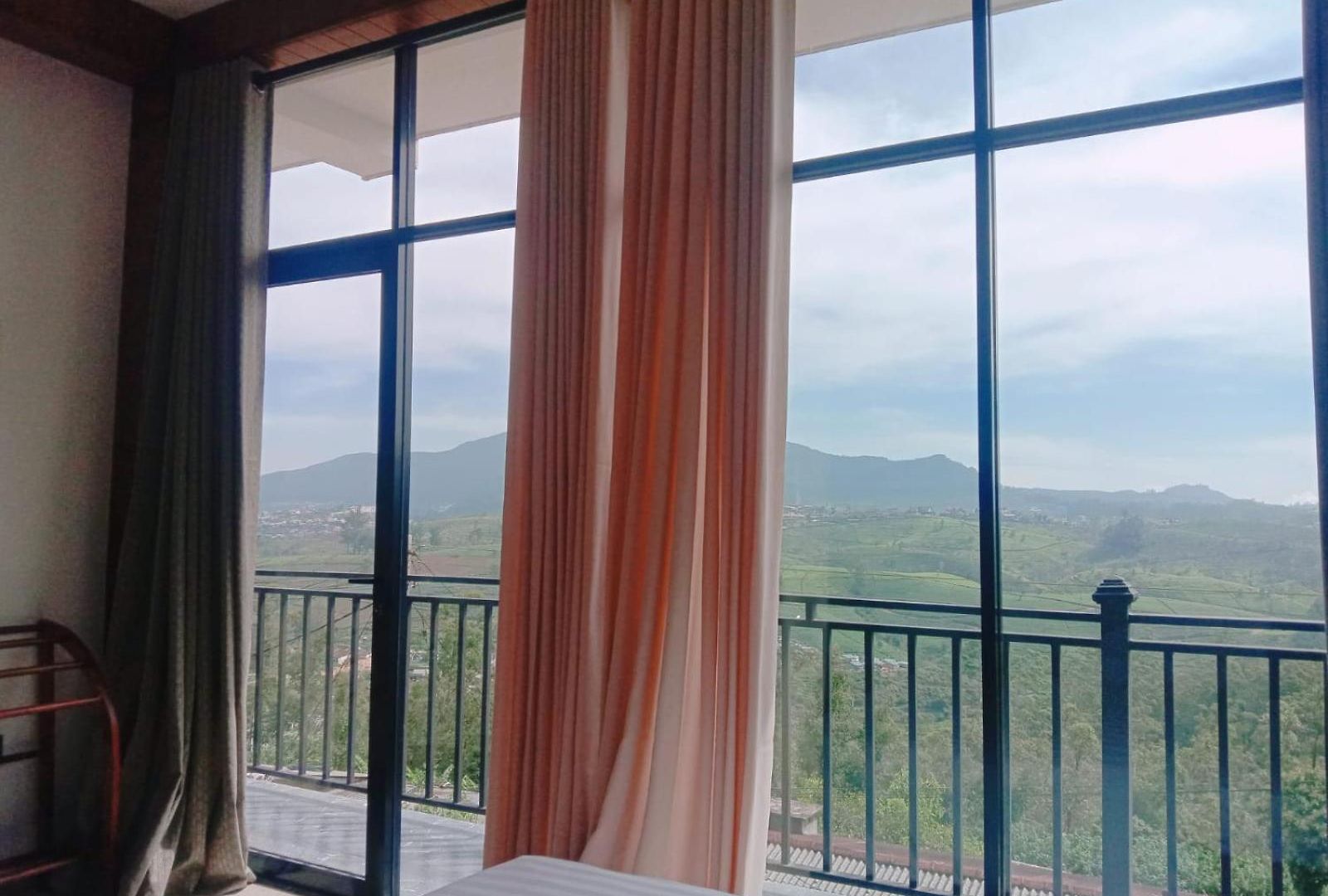 Hotel Falcon View 3*