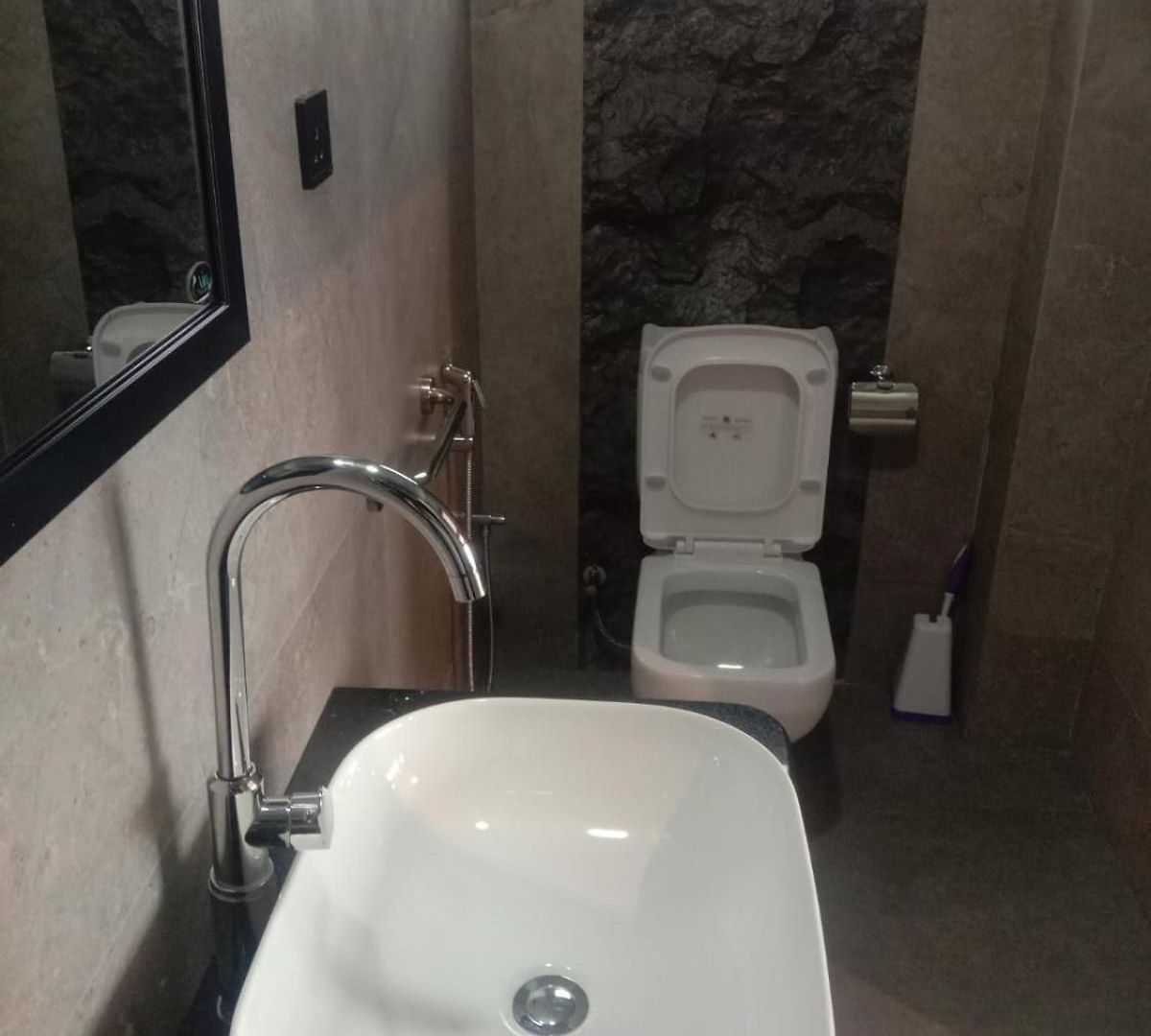 Falcon View Hotel 3*