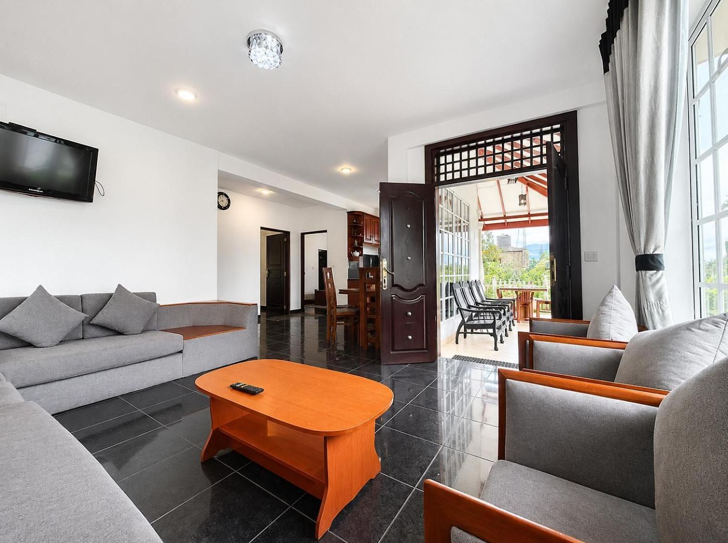 Grand Mellow View Hotel *