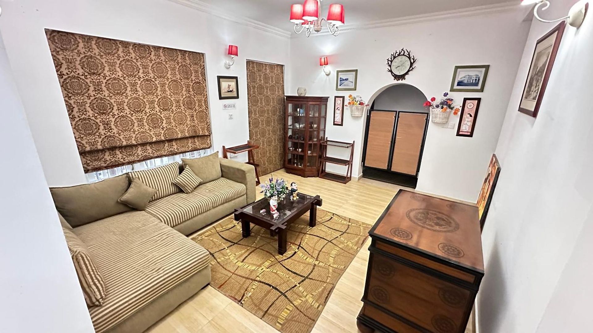 Lunka Hotel *