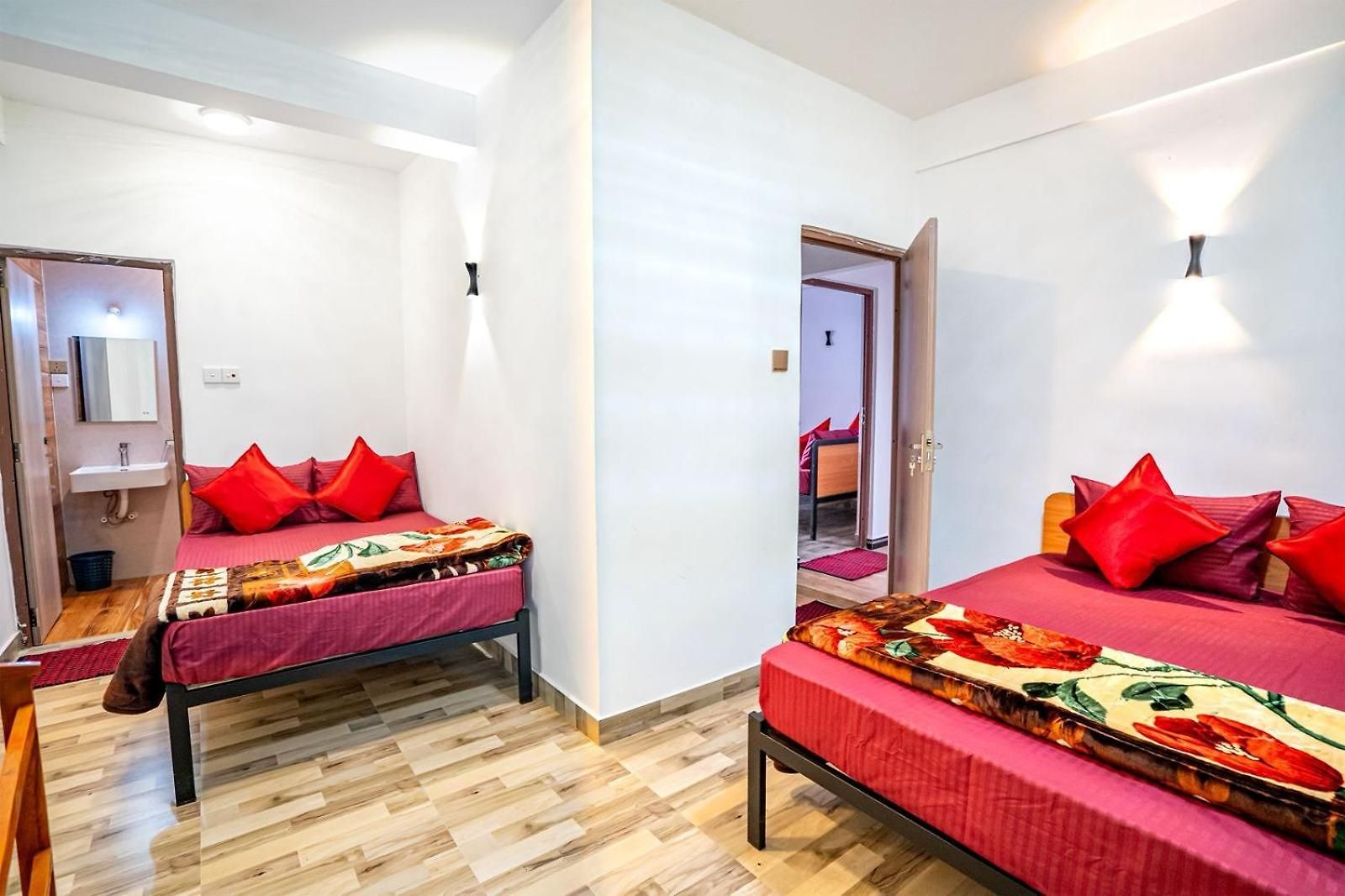 Grand Mellow Budget Bed & Breakfast