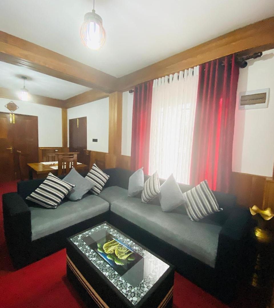 Amandhi Aura Villa *