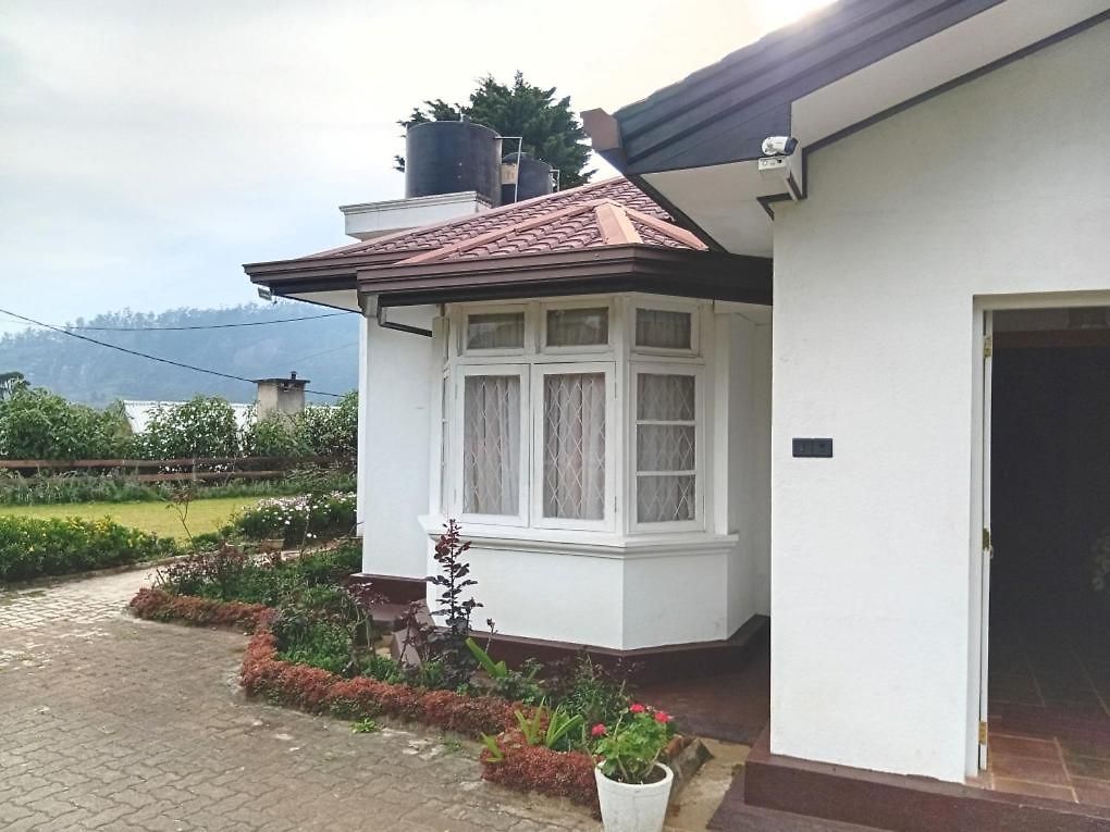 Hill Cliff Banglow Guest house *
