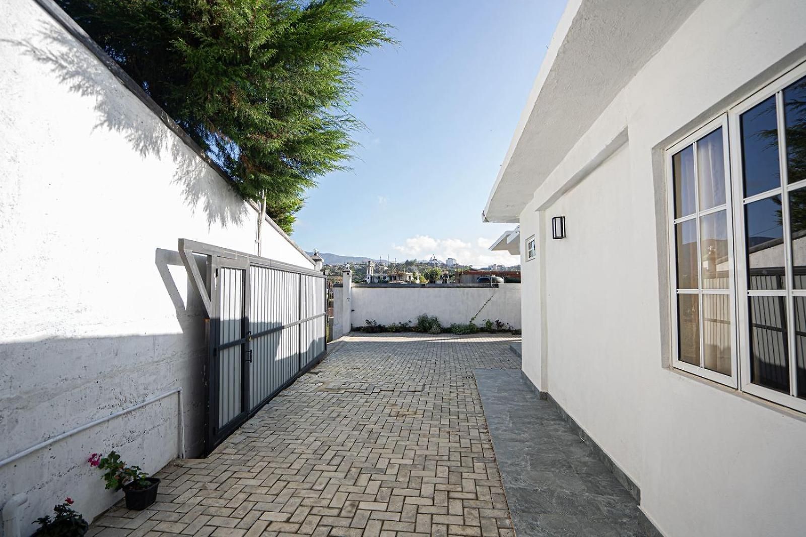 Grand Mellow Budget Bed & Breakfast Nuwara Eliya
