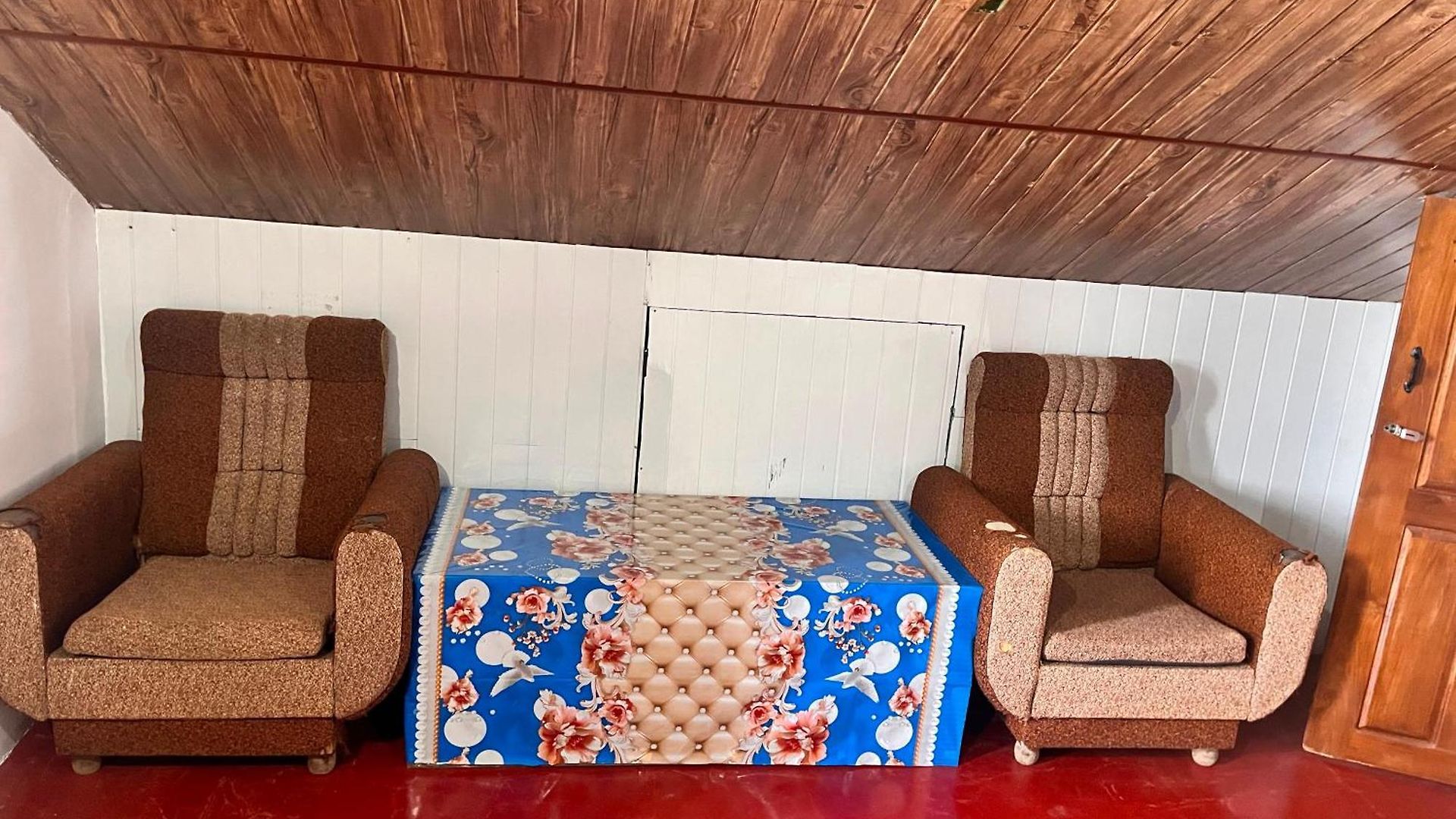 Regal Montara Hostel *