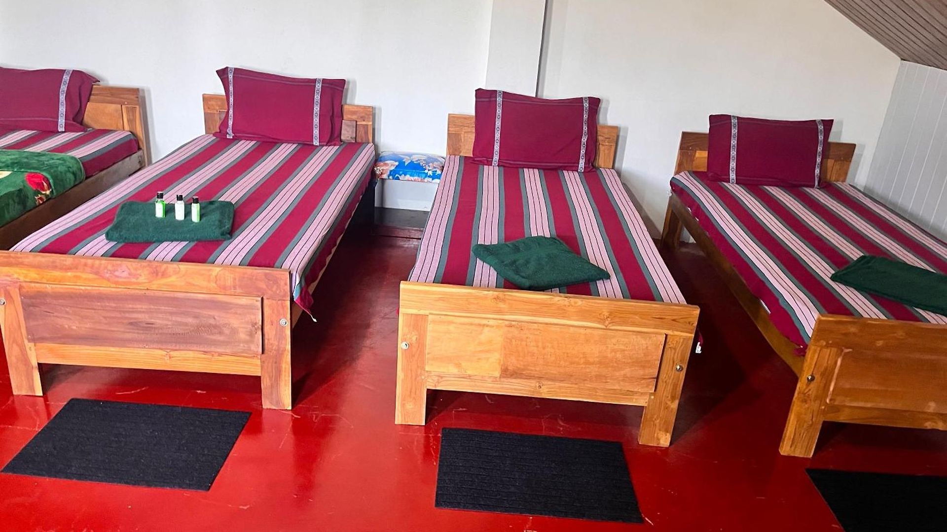 Hostel Regal Montara *