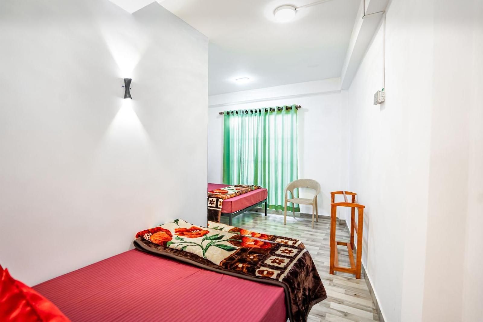 Grand Mellow Budget Bed & Breakfast