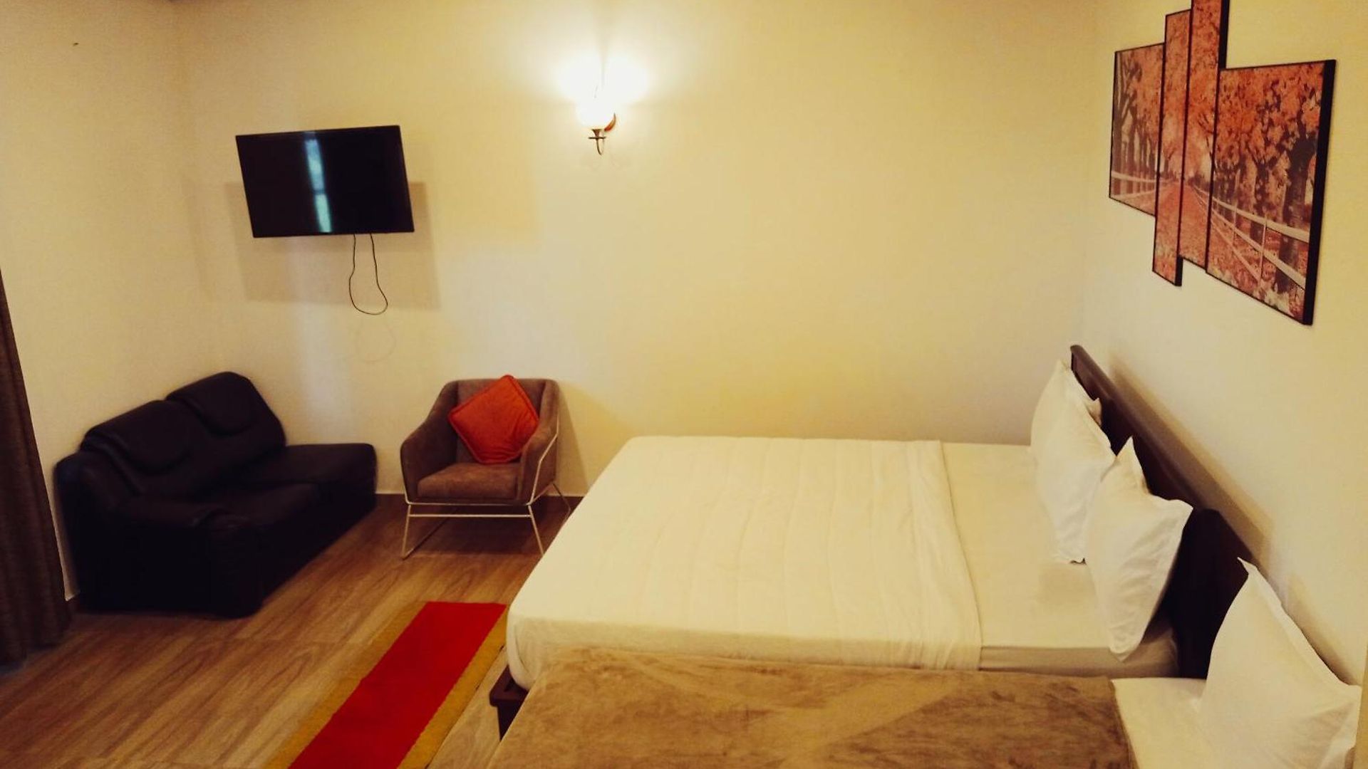 Hill Cliff Banglow Guest house *