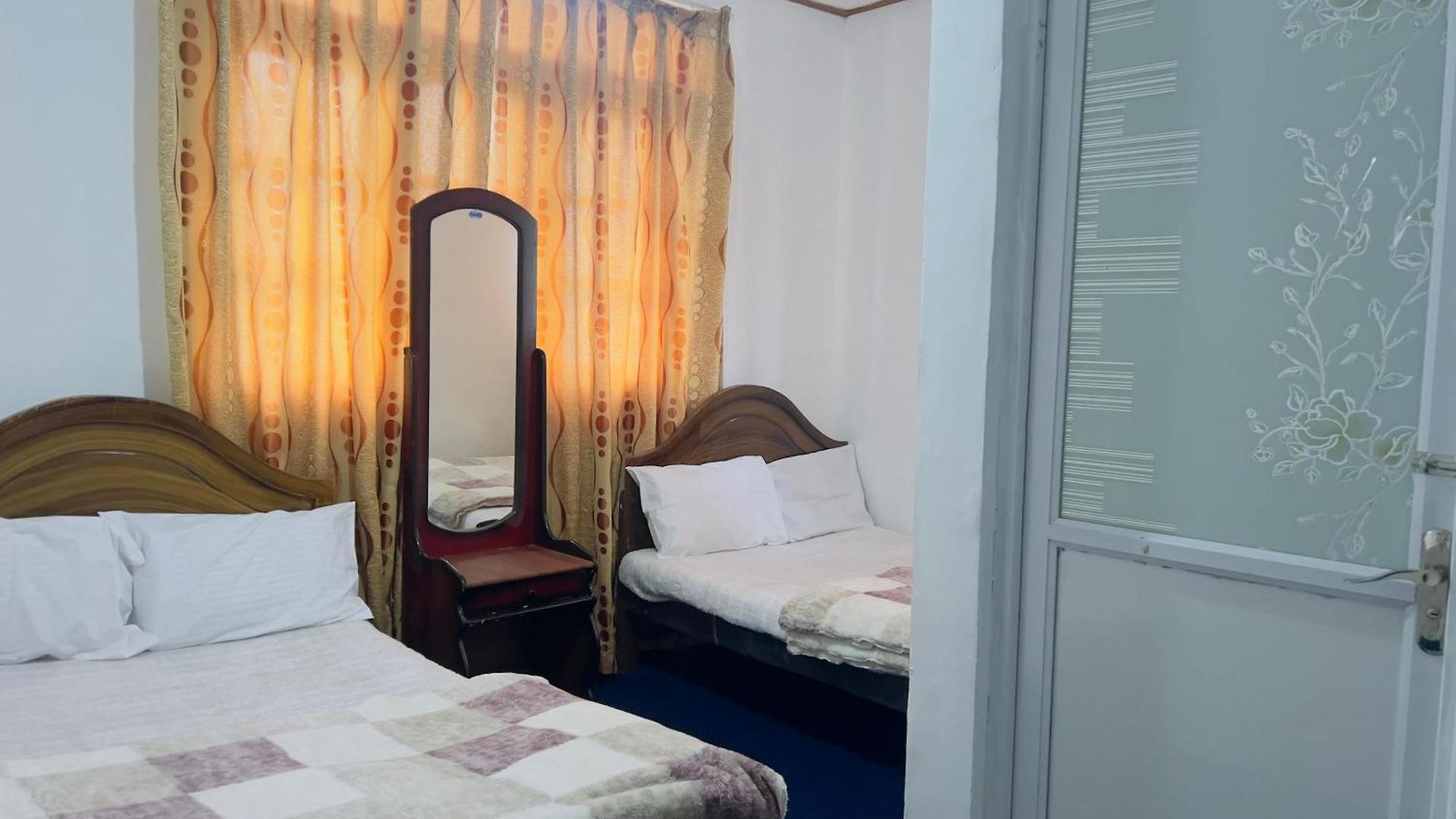 Royal Palace Heritage Homestay *
