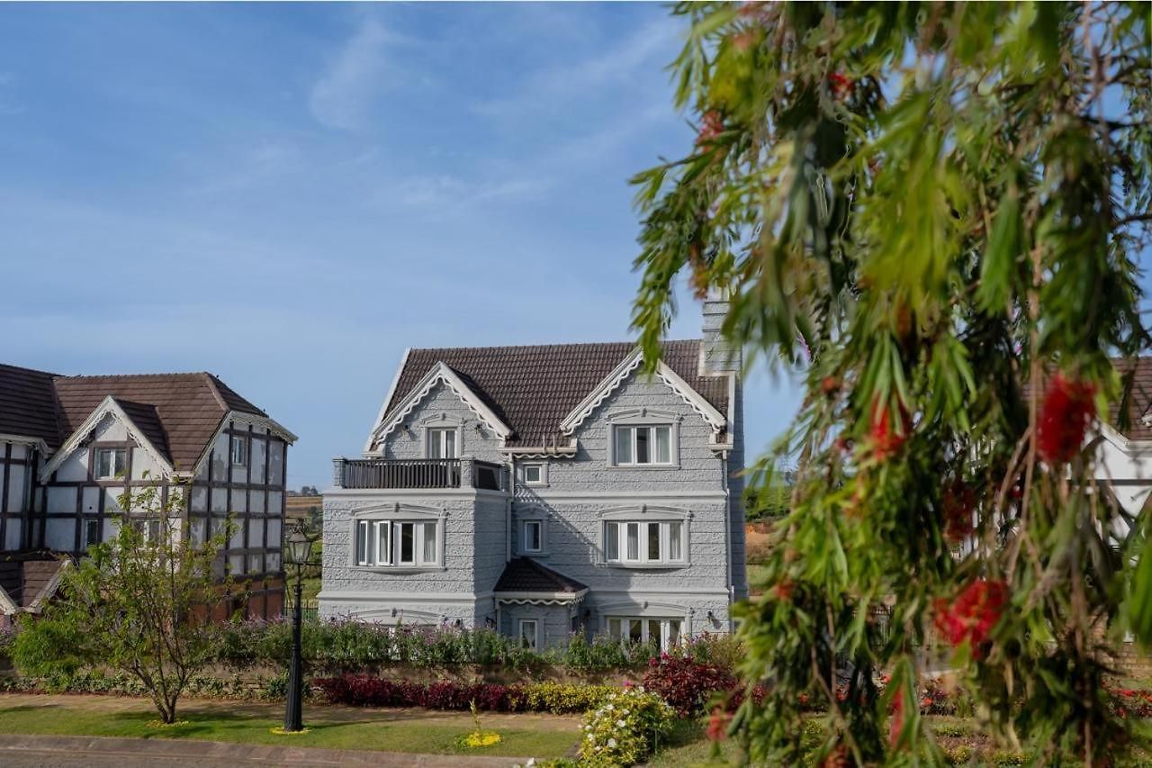 Villa M8 Little England