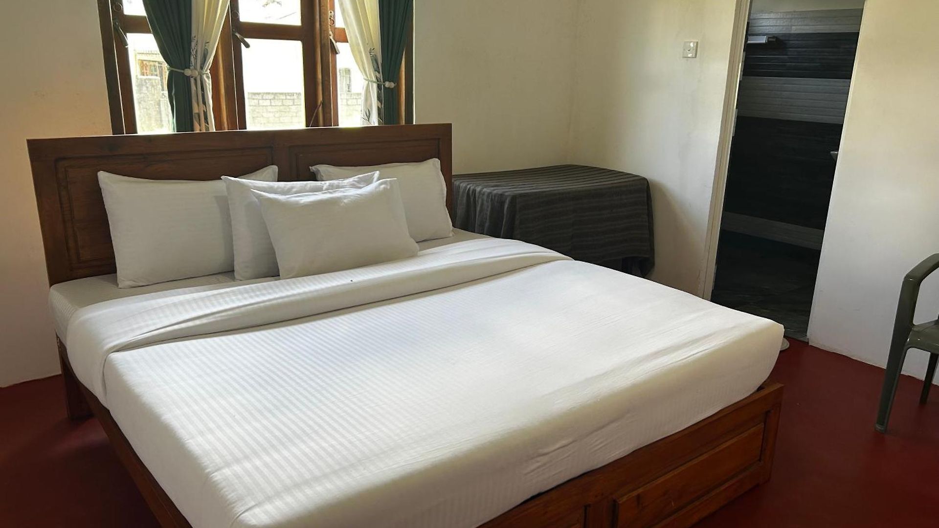 Deshani Guest house