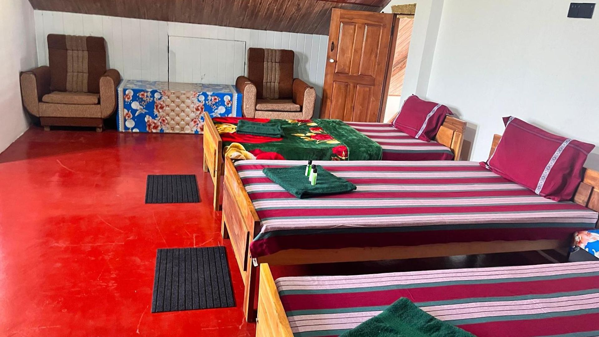 Hostel Regal Montara